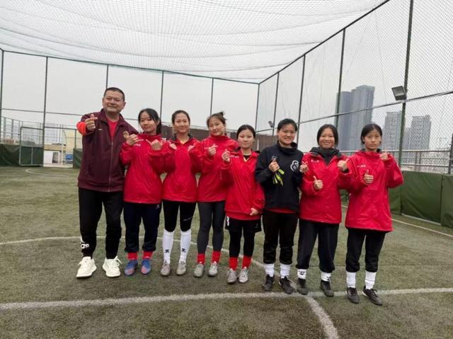 ggbet-无声亦滚烫：“戴爸”和他聋人女足的孩子们